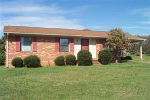 1183 Village Cir., Hickory, NC 28602