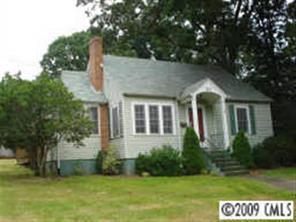813 Front Pl., Statesville, NC 28677