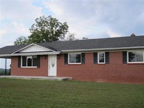 140 Kiziah Ln., Hickory, NC 28601