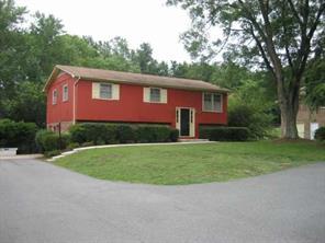 1518 Old Farm Dr., Hickory, NC 28602