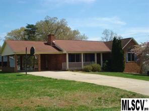 19 Forest Oaks Ln., Hickory, NC 28601