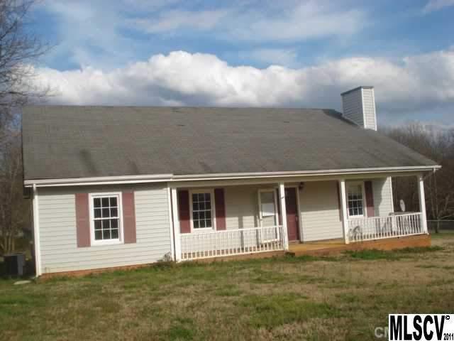 107 Strawberry Ln., Lincolnton, NC 28092