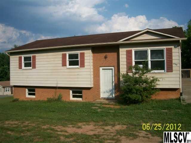 734 7th Avenue Ct., Hickory, NC 28602