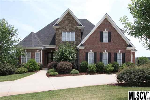 6209 Dwayne Starnes Dr., Hickory, NC 28602