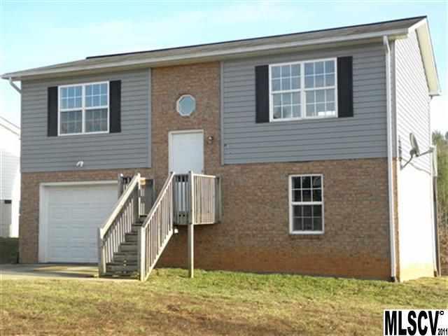 12 Redwood Ct., Hickory, NC 28601