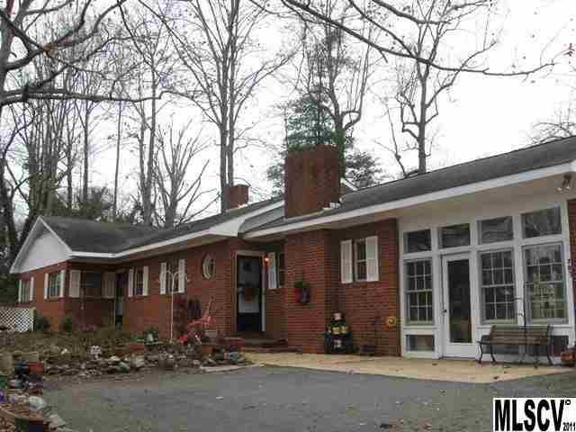 703 Springdale Dr., Statesville, NC 28677