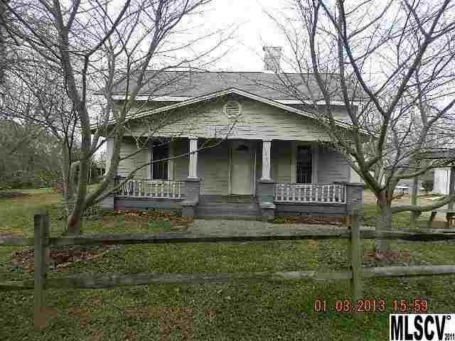 1860  16th Ave 16th Ave Ln., Hickory, NC 28602