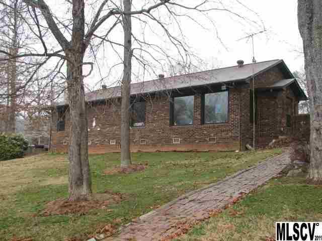 6958 Ingleside Dr., Sherrills Ford, NC 28673