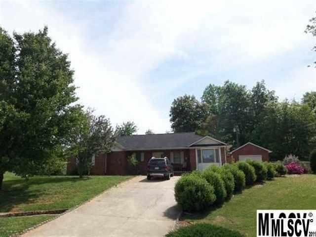 2062 Gary Ln., Hickory, NC 28602