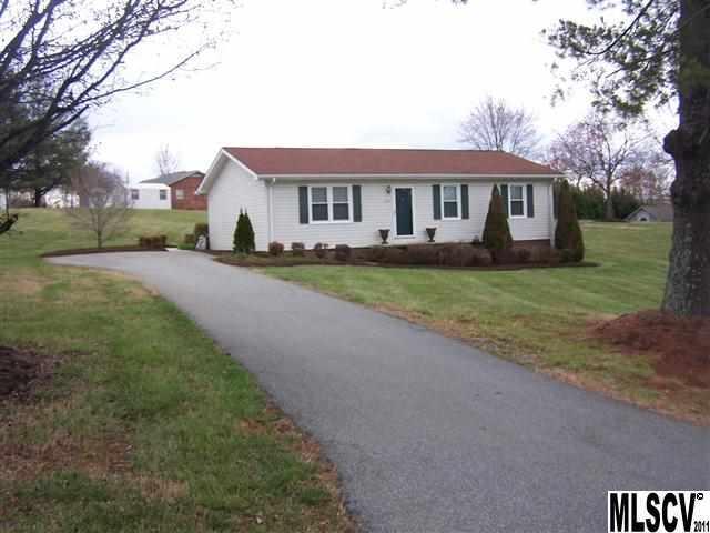 306 Greenlea Cir., Taylorsville, NC 28681