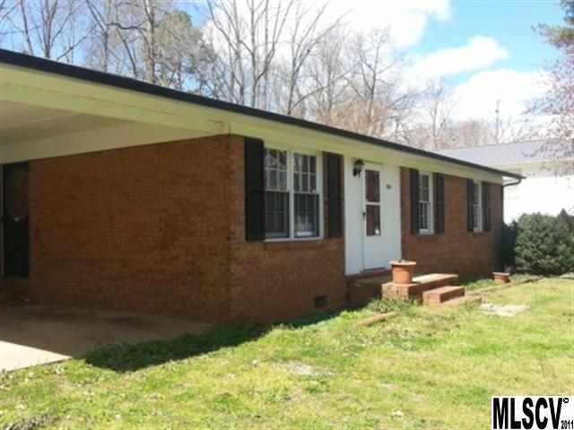 1235 Village Cir., Hickory, NC 28602