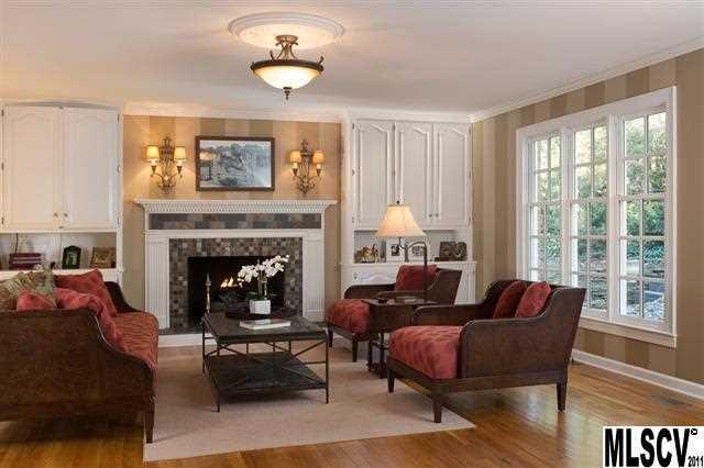 1359 10th Street Dr., Hickory, NC 28601