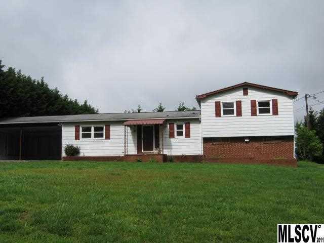 55 Spencer Ln., Hickory, NC 28601