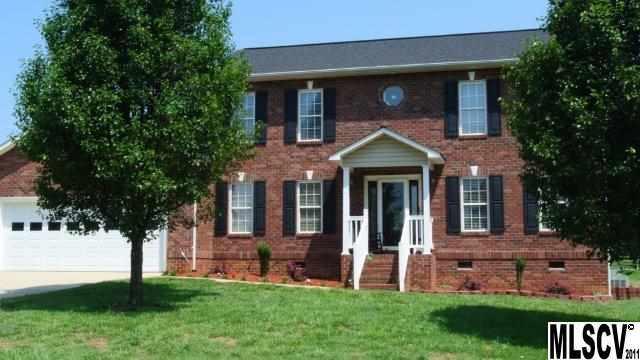 5938 Pinewinds Dr., Hickory, NC 28602