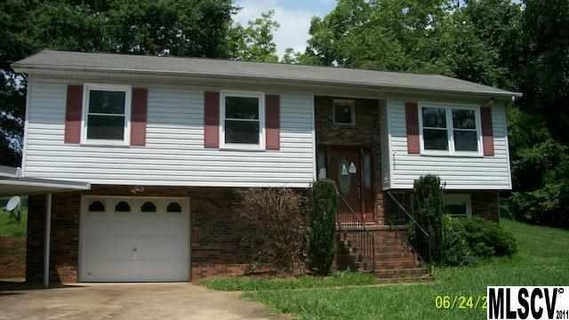 230 Lakeside Loop Extension, Hickory, NC 28601