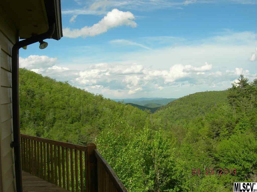 5950 Upper Creek Dr., Jonas Ridge, NC 28645