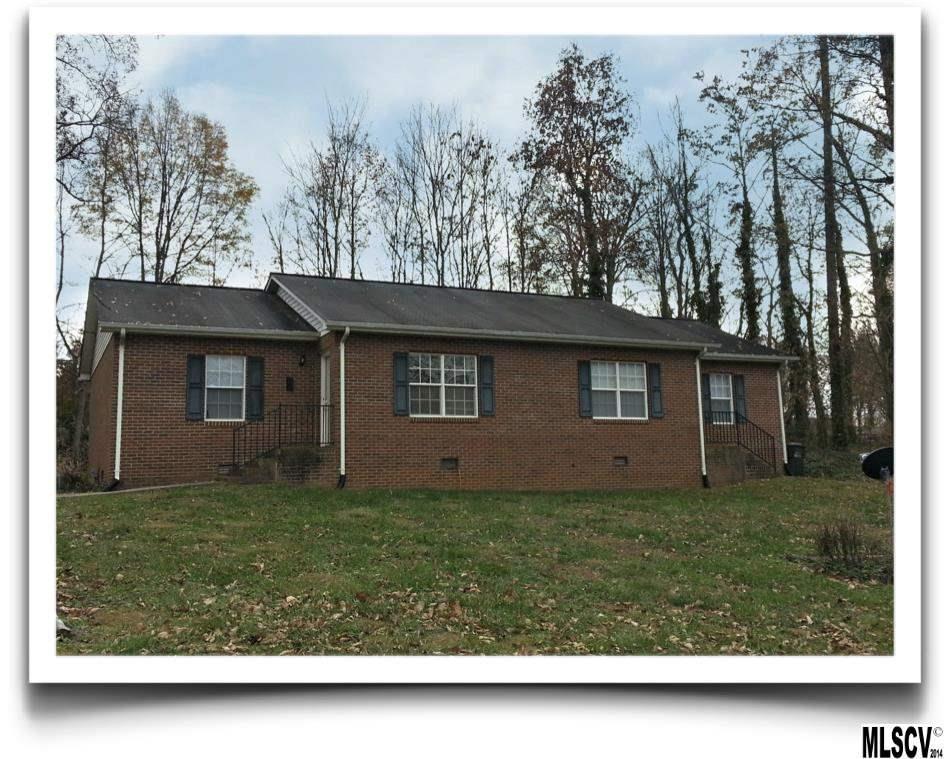 659 7th Avenue Pl., Hickory, NC 28602