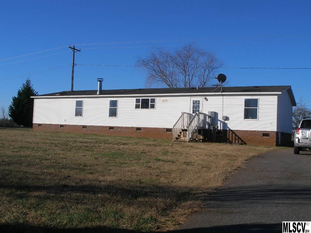 2319 Dellinger Dr., Newton, NC 28658