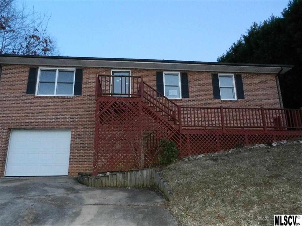 221 Cedar Forest Loop, Hickory, NC 28601