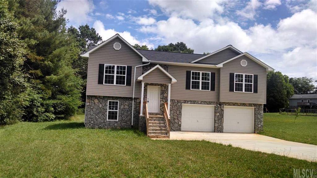 2381 29th Ave Dr., Hickory, NC 28645