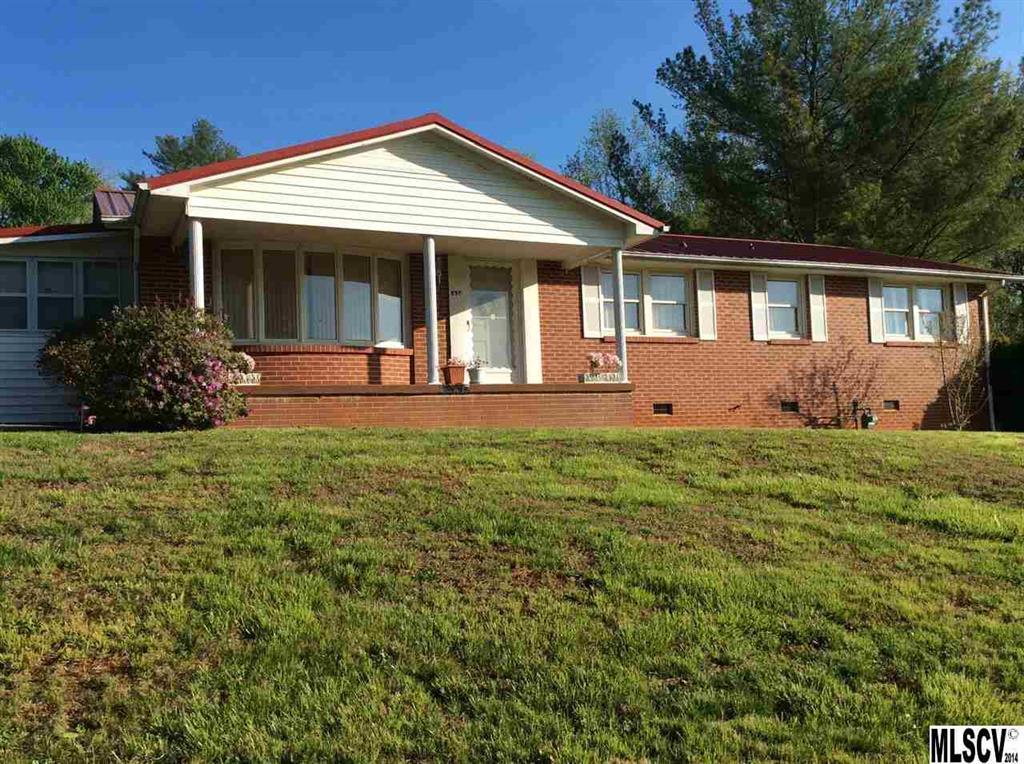 890 Cape Hickory Rd., Hickory, NC 28601