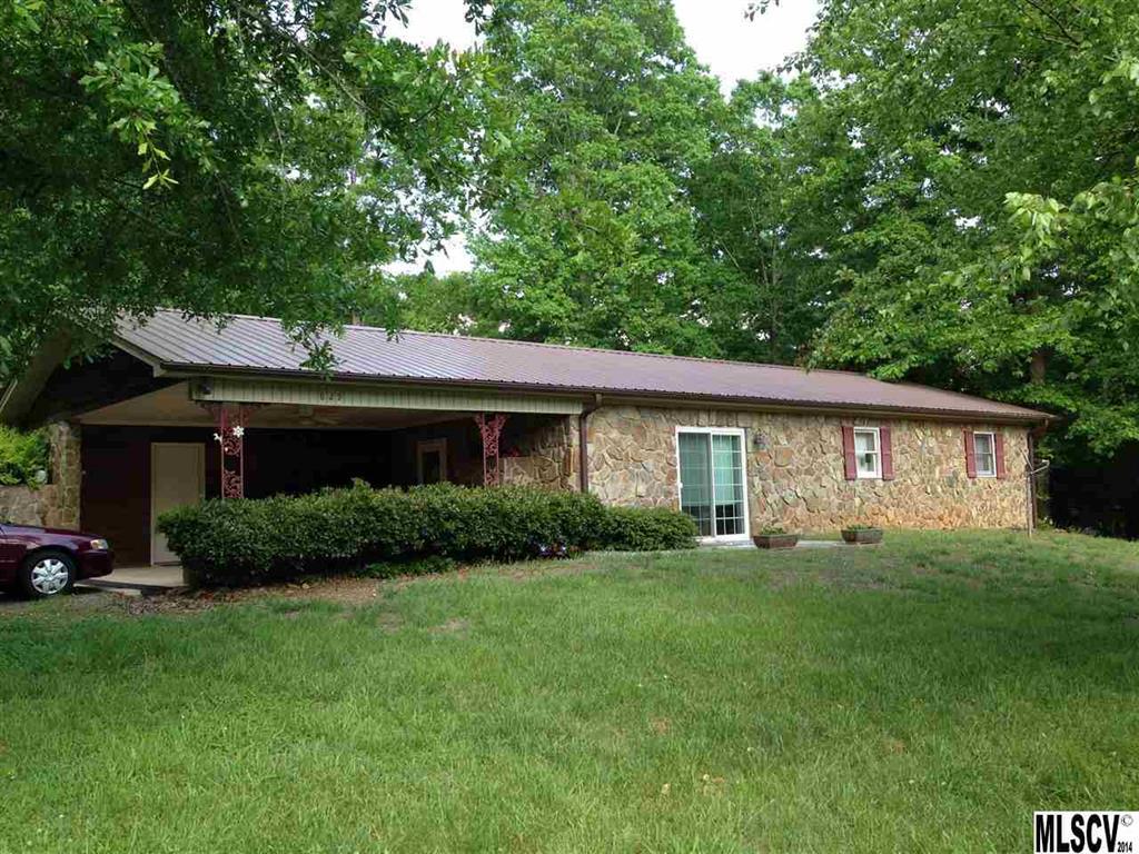 829 Heritage Farm Rd., Hickory, NC 28601