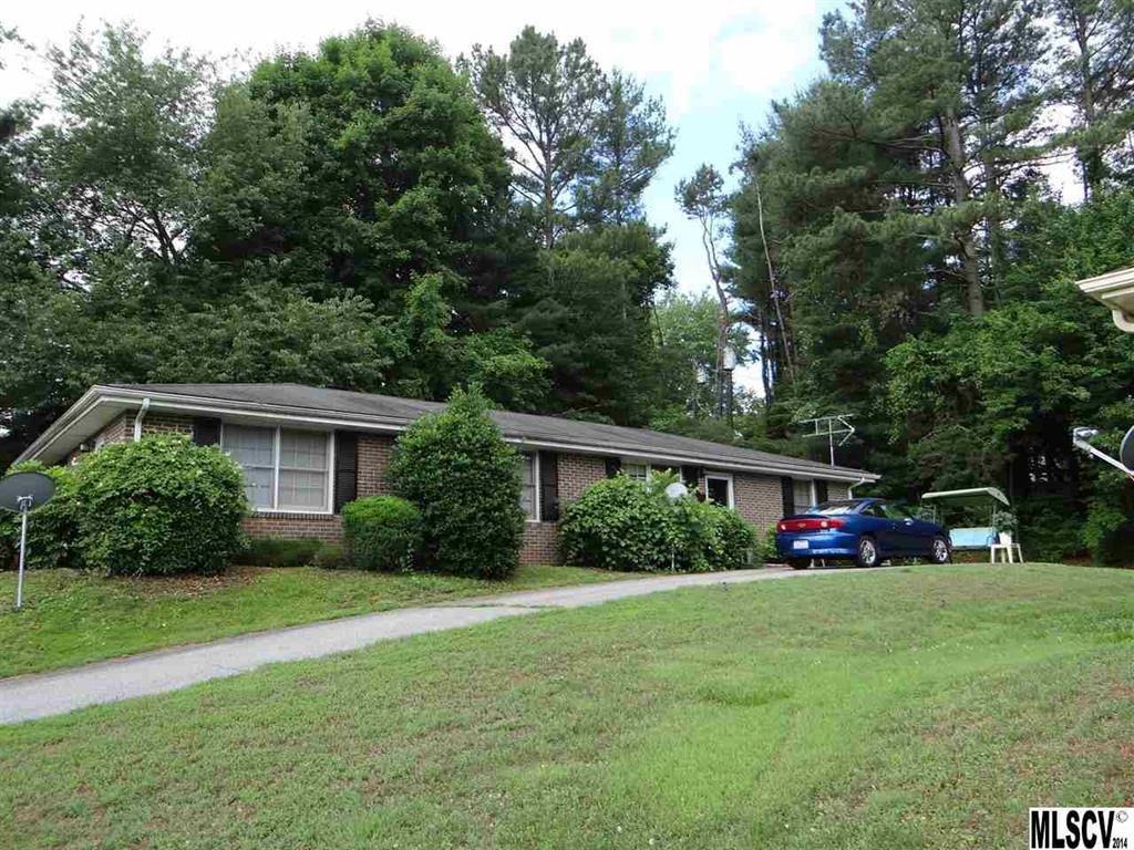 1421 11th Street Dr., Hickory, NC 28601