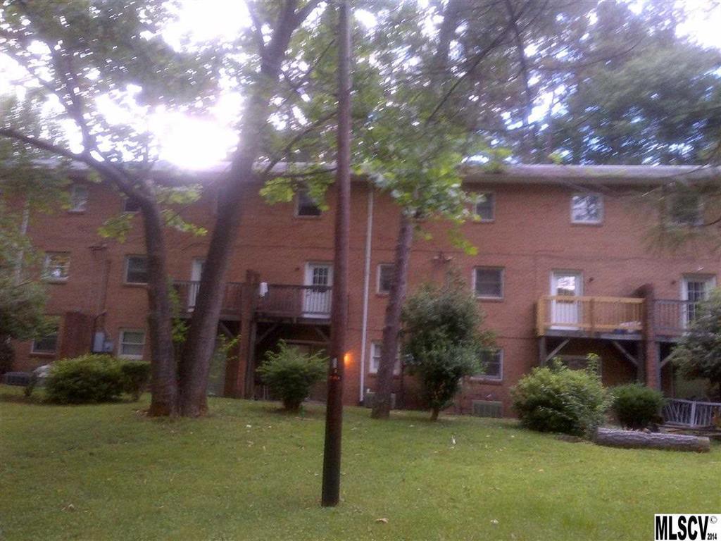 1208 10th Street Blvd., Hickory, NC 28601