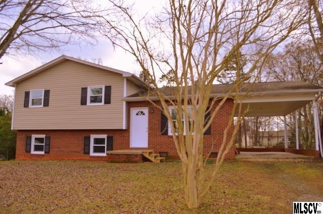 5455 Glenview Dr., Hickory, NC 28602