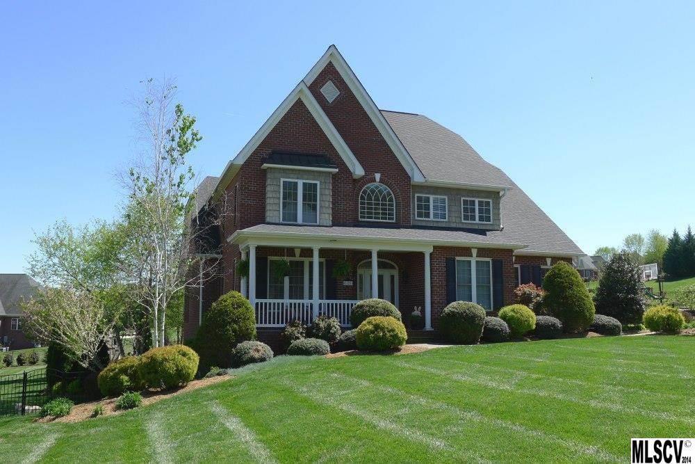 6121 Dwayne Starnes Dr., Hickory, NC 28602