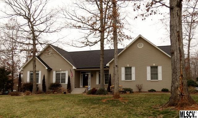 163 Saddlewood Ct., Statesville, NC 28625