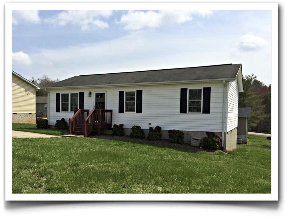 24 Redwood Ct., Hickory, NC 28681