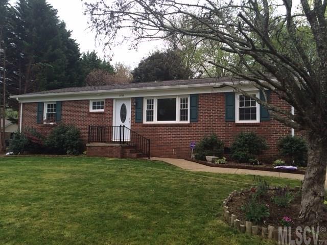2706 West View Acres Ave., Hickory, NC 28601