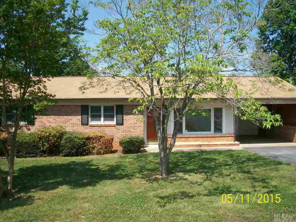 4008 Buff St., Hickory, NC 28602