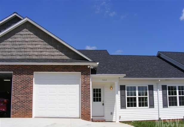 1664 Golden Cedar Ln., Newton, NC 28658