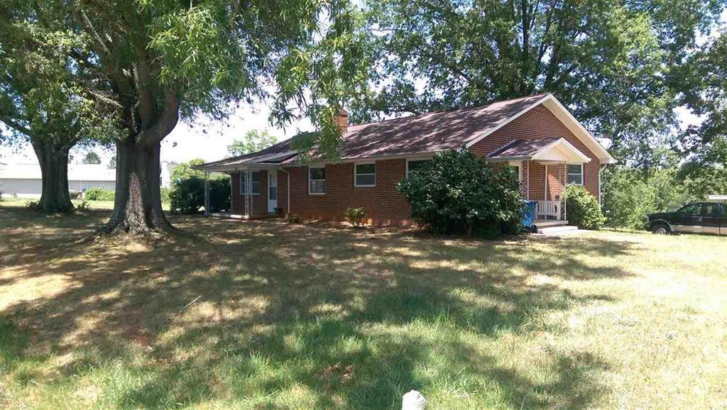 3434 9th Street Dr., Hickory, NC 28601
