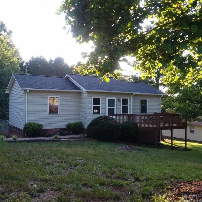 35 Five Oaks Ln., Hickory, NC 28601