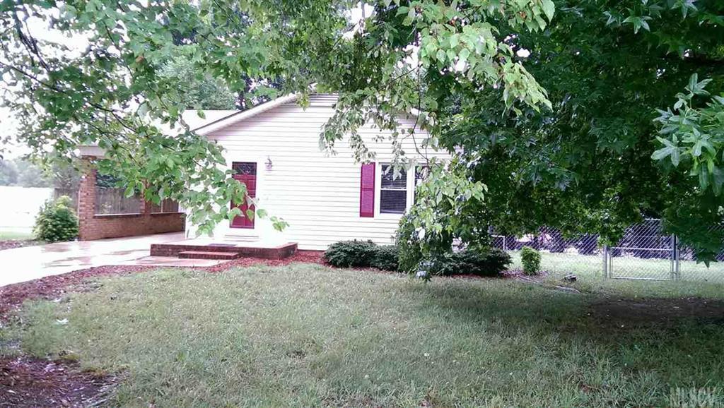 589 Heritage Farm Rd., Hickory, NC 28601