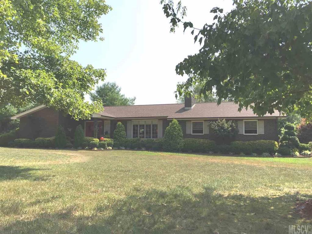 5125 Sterling Dr., Hickory, NC 28602