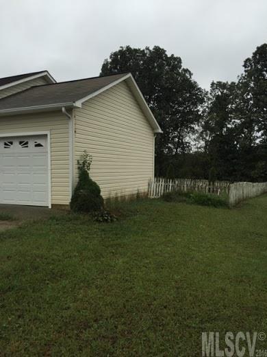 5819 Sparrow Dr., Granite Falls, NC 28630