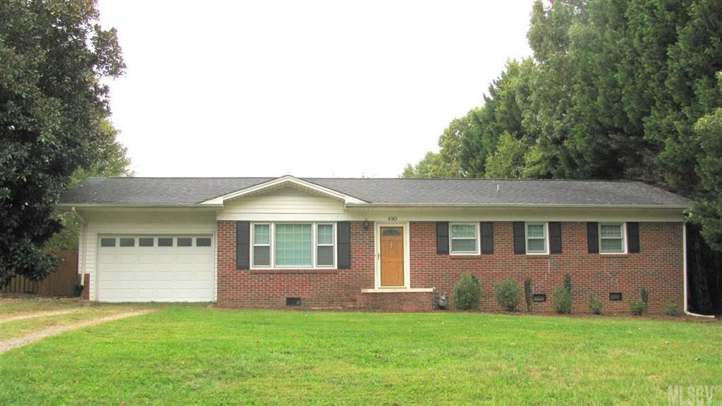 490 21st Avenue Pl., Hickory, NC 28601
