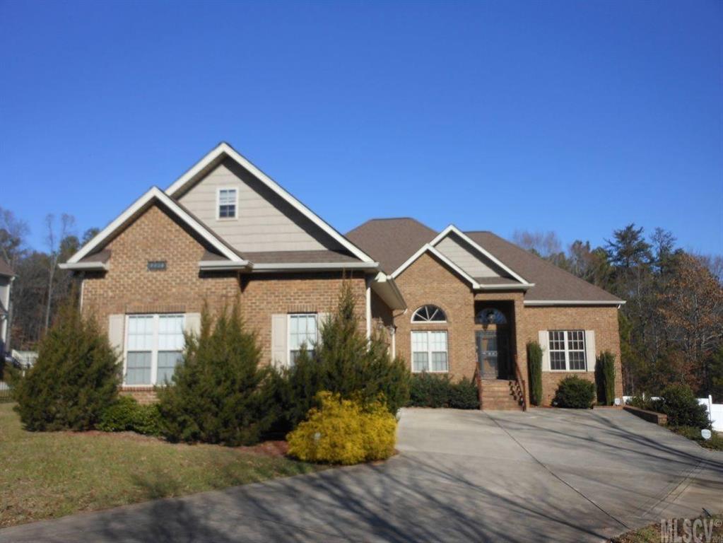 1824 Jaya Dr., Sherrills Ford, NC 28673