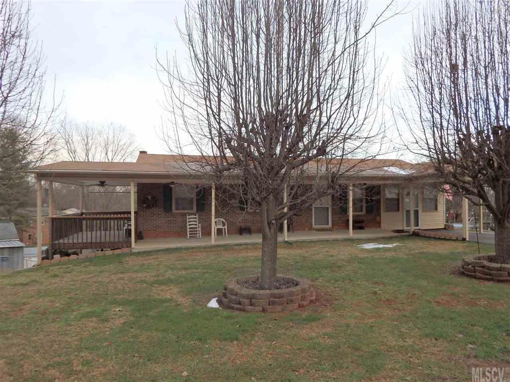 1045 Stagecoach Tr., Lenoir, NC 28645