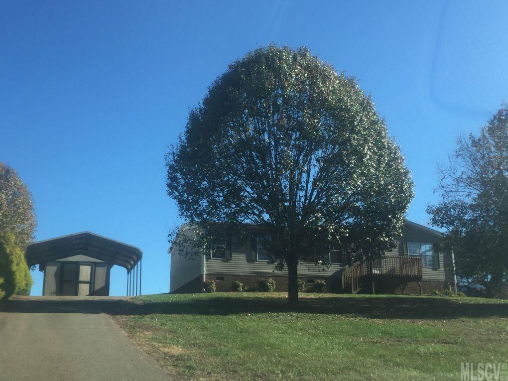 2126 Hunterwood Dr., Hickory, NC 28601