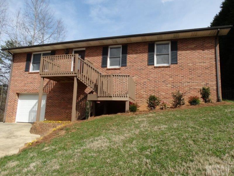 221 Cedar Forest Loop, Hickory, NC 28601