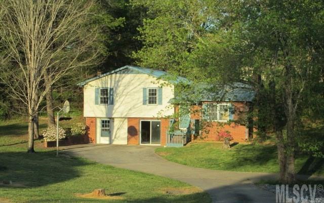 1903 Forest Hills Park Pl., Lenoir, NC 28645