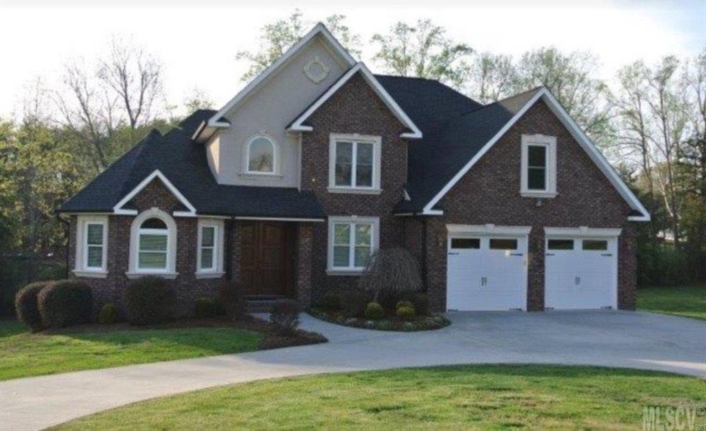 1437 Sweetbriar Ln., Hickory, NC 28602