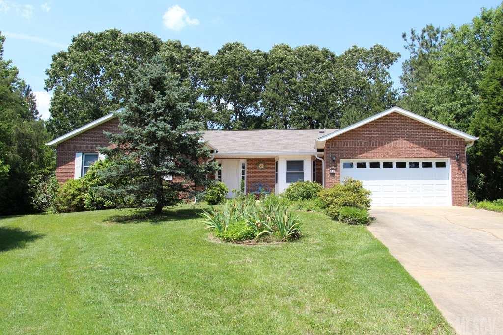 38 Bayberry Dr., Hickory, NC 28601