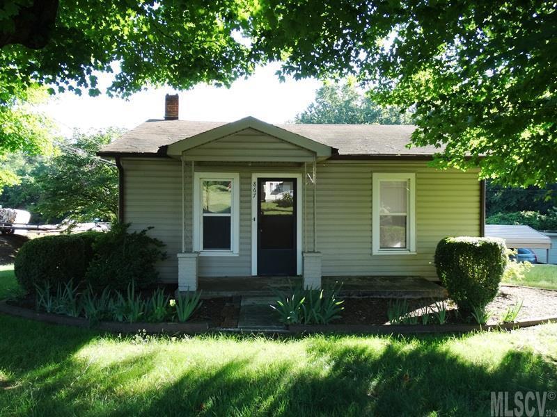 867 21st St Dr., Hickory, NC 28602