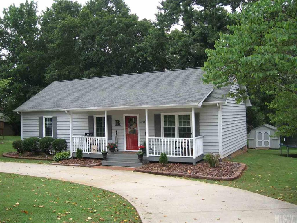 2214 35th Avenue Dr., Hickory, NC 28601